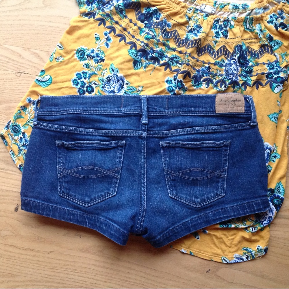 Abercrombie Jean Shorty Shorts 6 waist 28 Low Rise